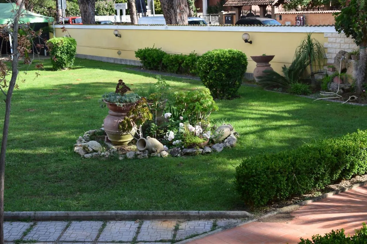 Апартаменты Appartamento Indipendente In Grande Villa Рим